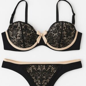 Bra and panties set like new condition size small thong and size 36b bra.